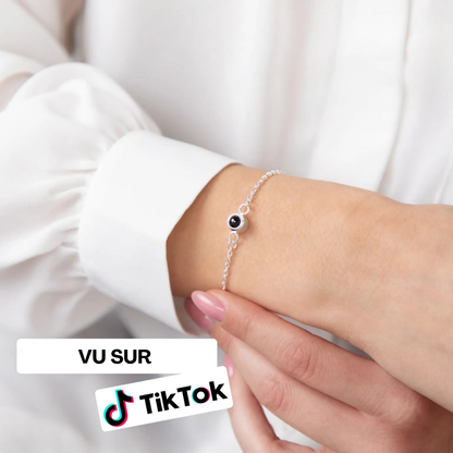 Bracelet de projection photo personnalisé, bijou viral vu sur TikTok, accessoire tendance pour cadeau original.
